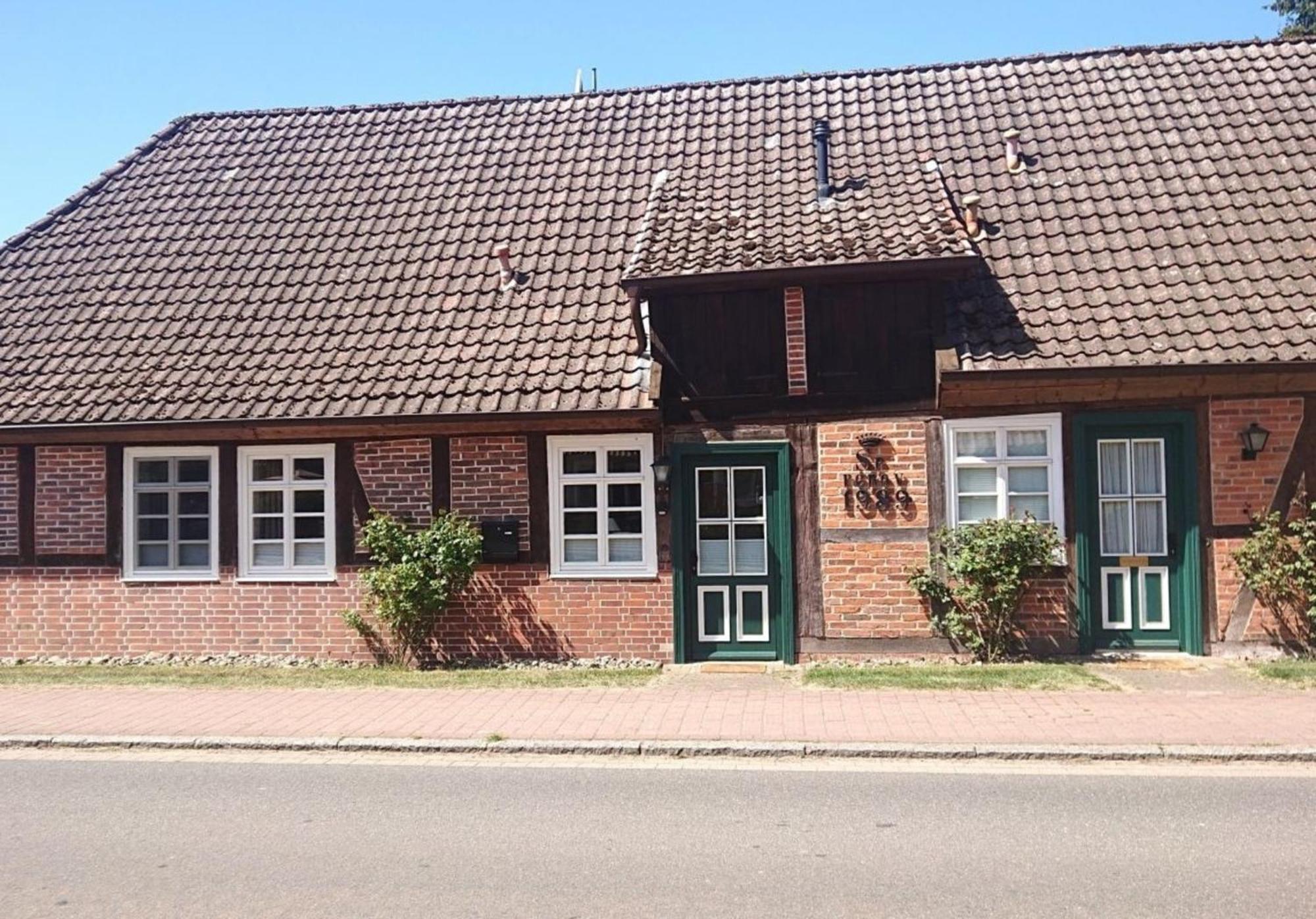 Luedersburger Strasse 19B Appartement Buitenkant foto